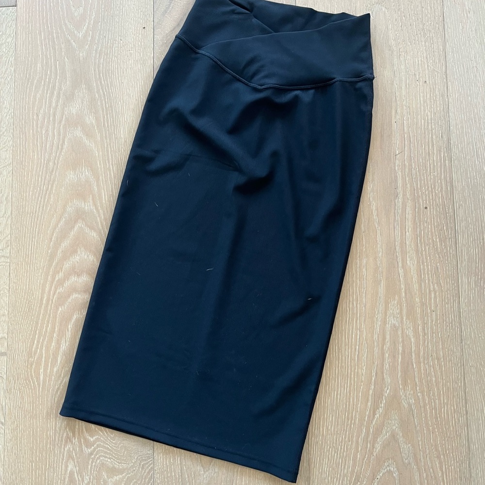 Stretchy pencil skirt